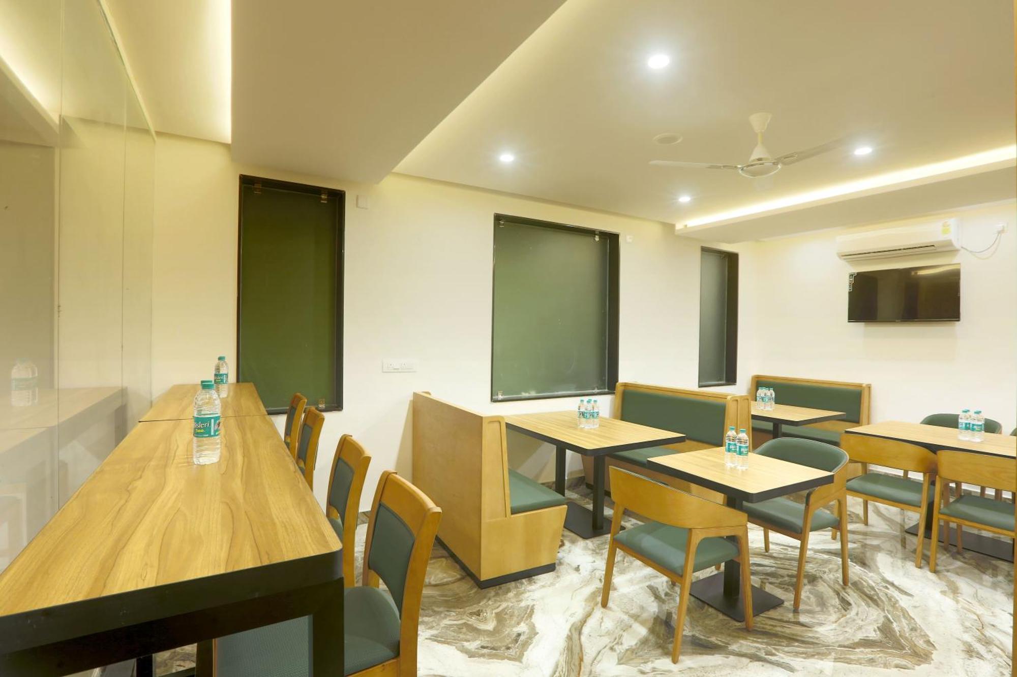 Hotel Sterling Plaza- Bangalore International Airport Dod Jala ภายนอก รูปภาพ