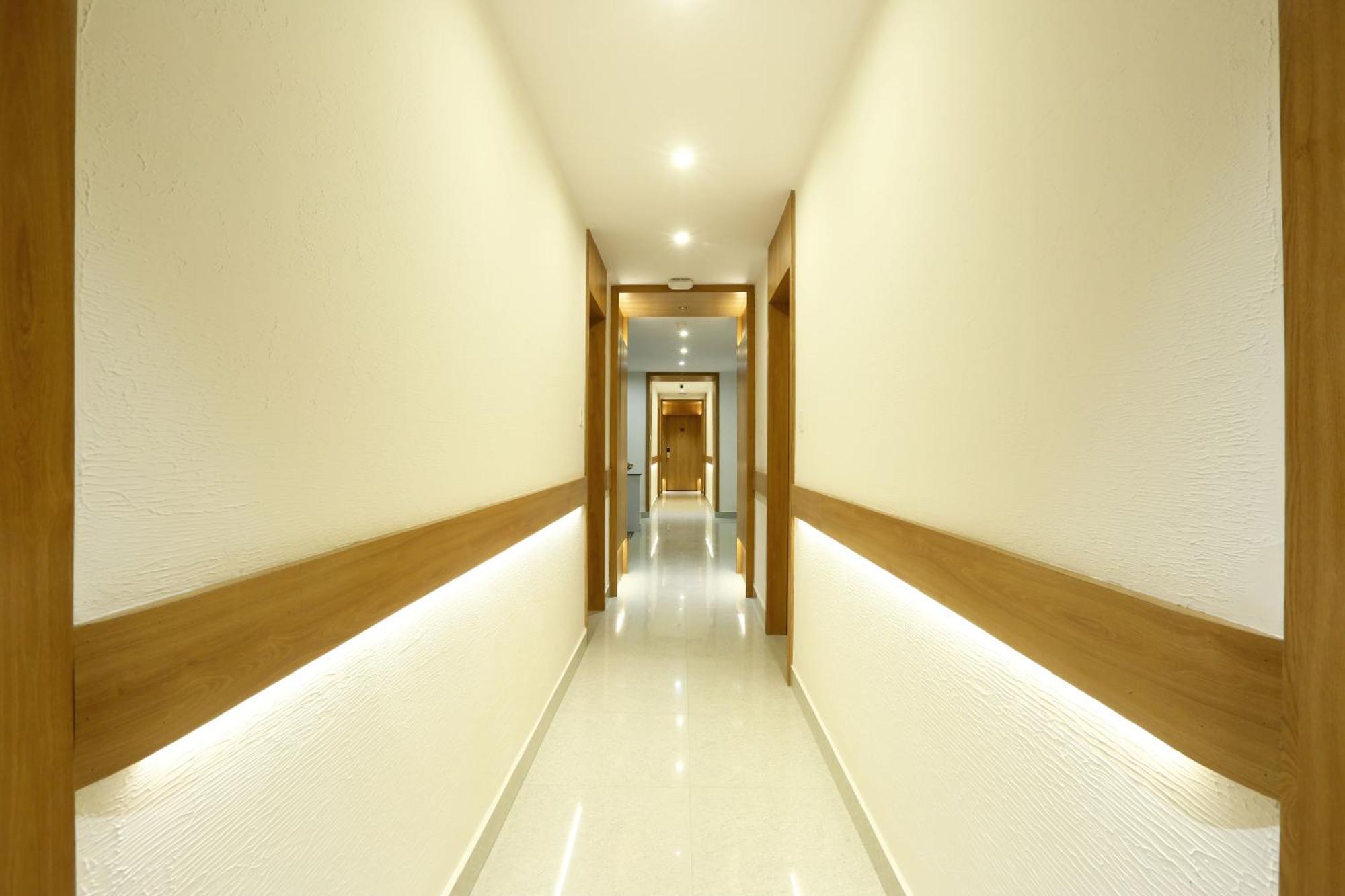 Hotel Sterling Plaza- Bangalore International Airport Dod Jala ภายนอก รูปภาพ
