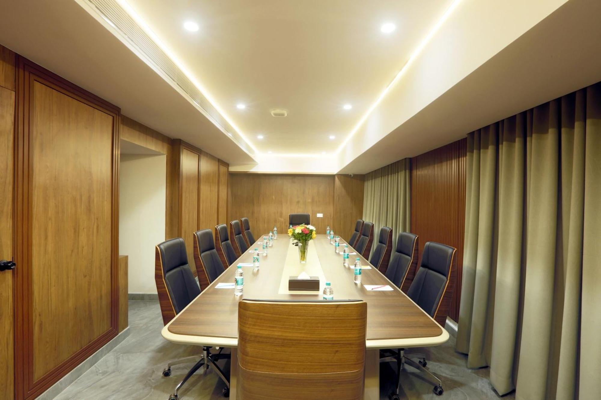 Hotel Sterling Plaza- Bangalore International Airport Dod Jala ภายนอก รูปภาพ
