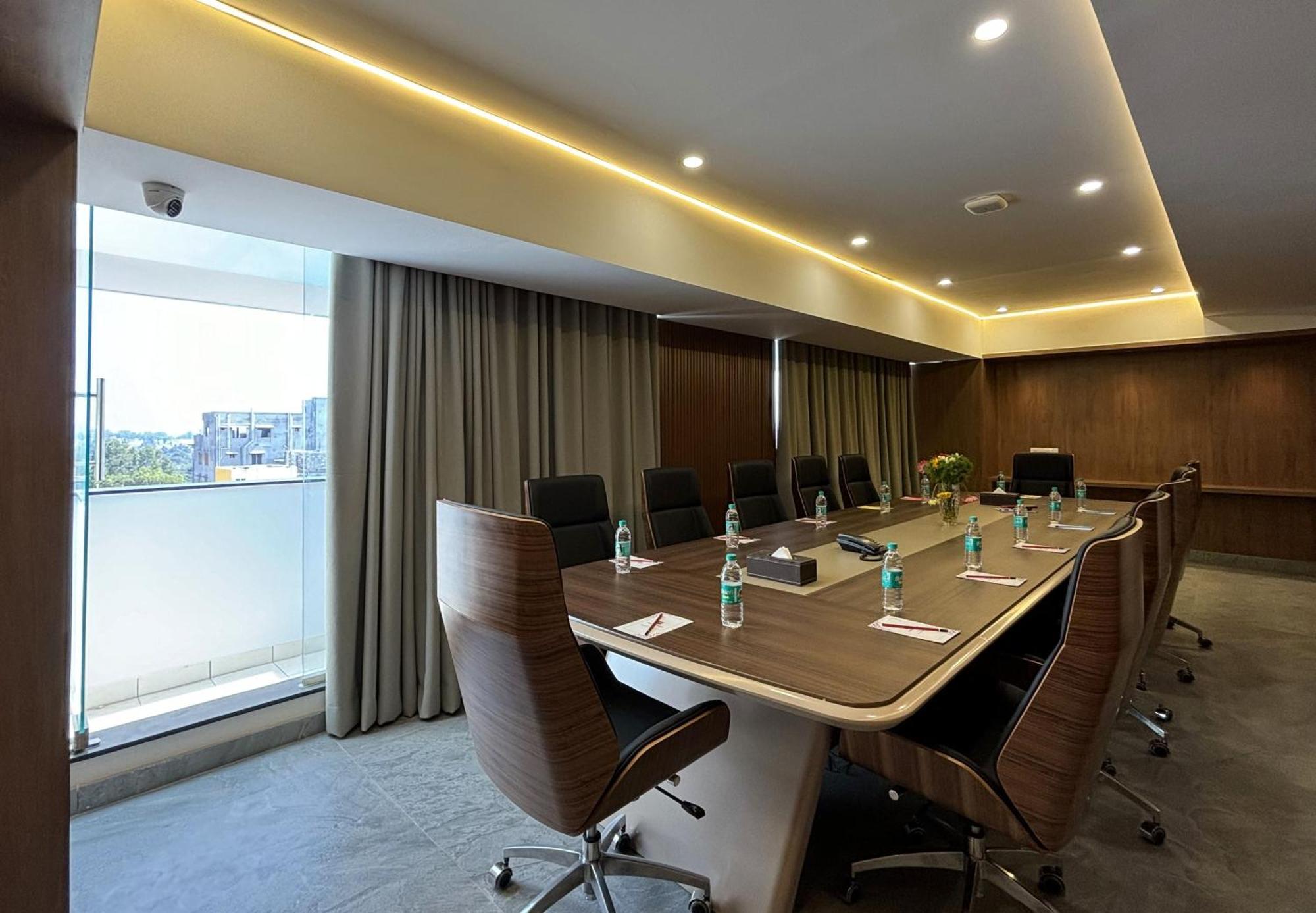 Hotel Sterling Plaza- Bangalore International Airport Dod Jala ภายนอก รูปภาพ